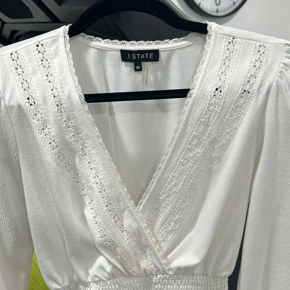 Classy White Shirt, worn once, excellent condition, feminine & classy sexy - Picture 3 of 8